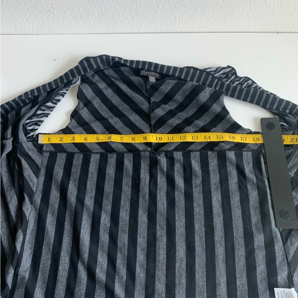 Apropos knit vest, black, gray geometrical jersey print adds warmth and layers M